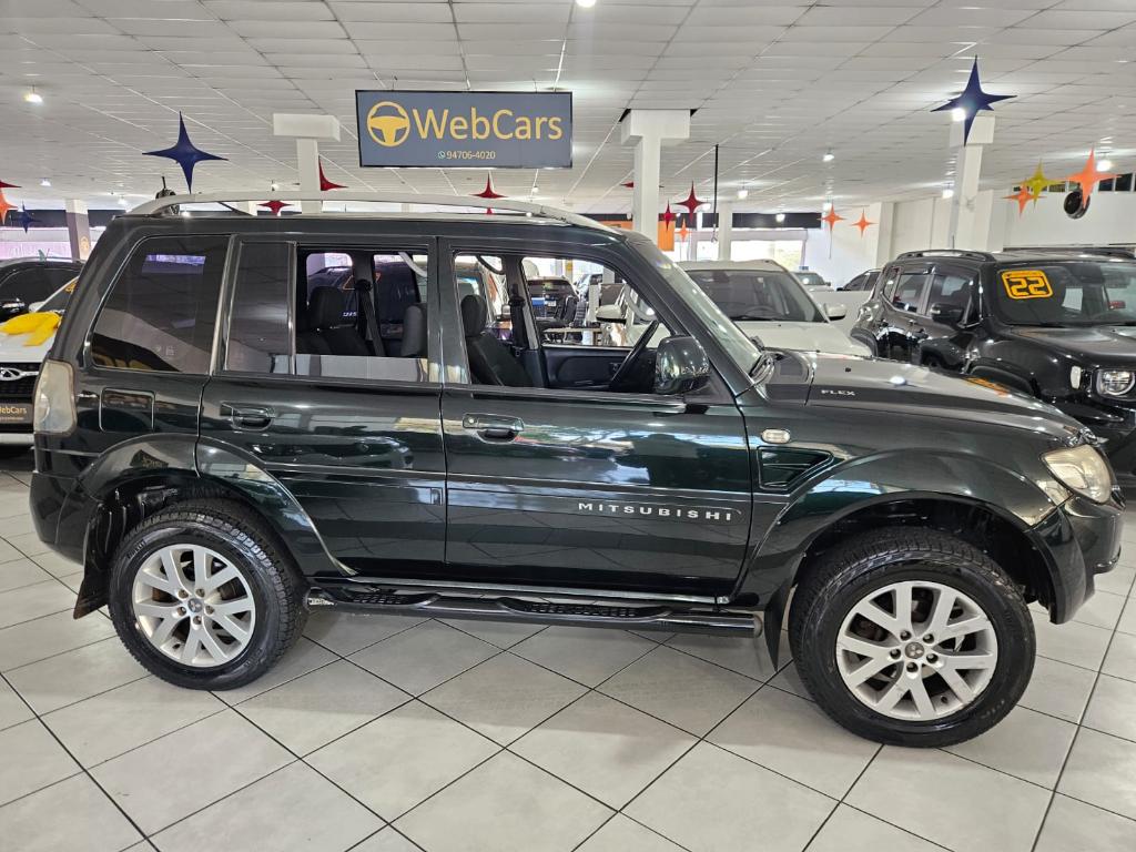 Mitsubishi Pajero 2012