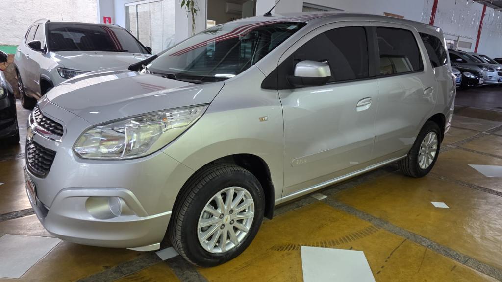 Chevrolet Spin 1.8 AT 2013