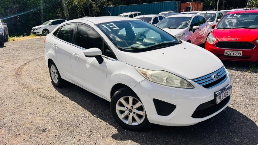 Ford Fiesta Fiesta Sedan SE 1.6 16V Flex 4p 2013
