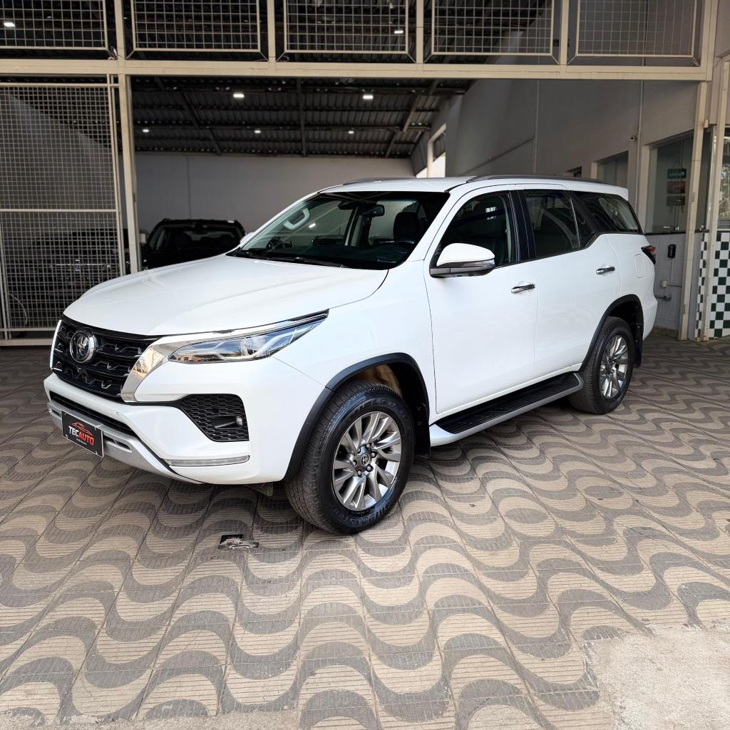 Toyota Sw4 2.8 Tdi Srx Platinum 7l Auto 4wd 2024
