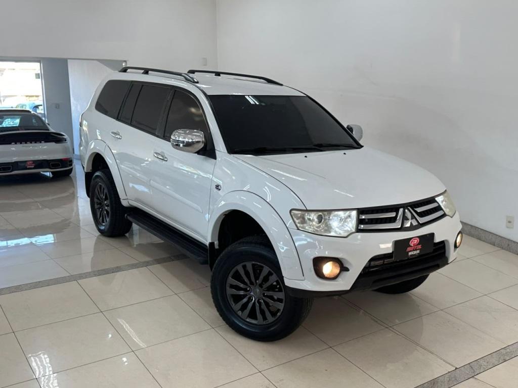 Mitsubishi Pajero PAJERO HPE FULL 3.2 4X4 T.I.DIES.3P AUT. 2016