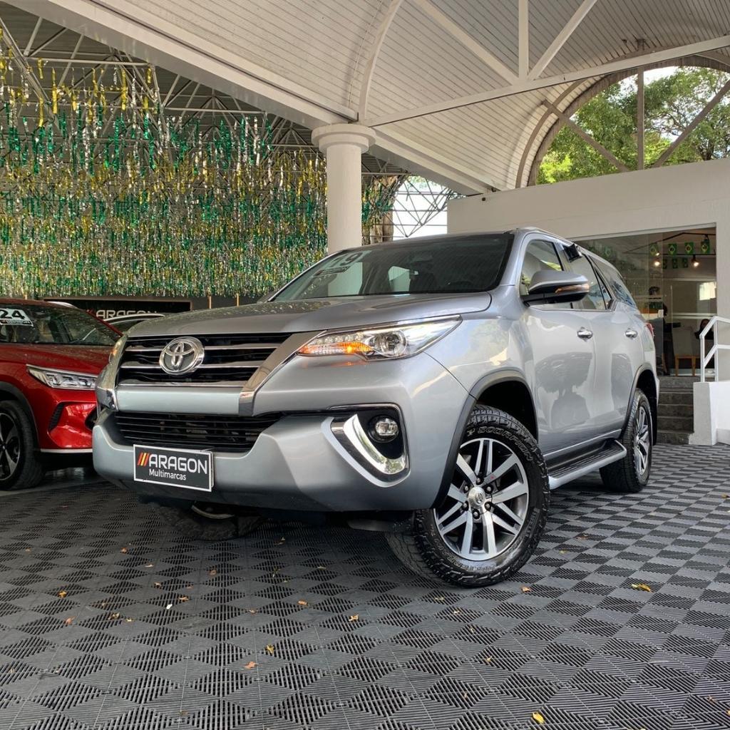 Toyota Hilux Sw4 Hilux SW4 SRX 4x4 2.8 TDI 16V Dies. Aut. 2019