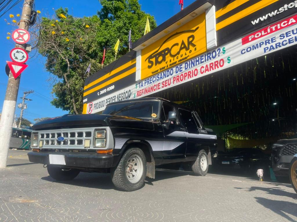 Ford F-1000 F-1000 CD/Blazer 3.9 Dies. 1990