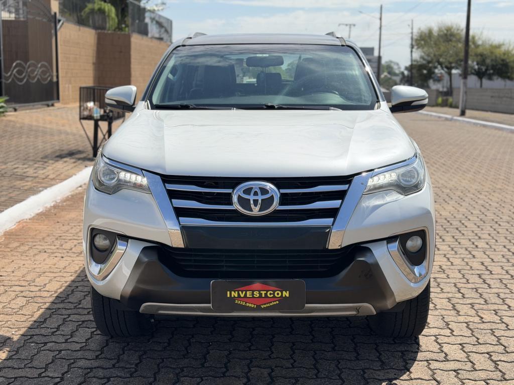 Toyota Hilux Sw4 SRX 4X4 2.8 TDI 16V DIES. AUT. 2017
