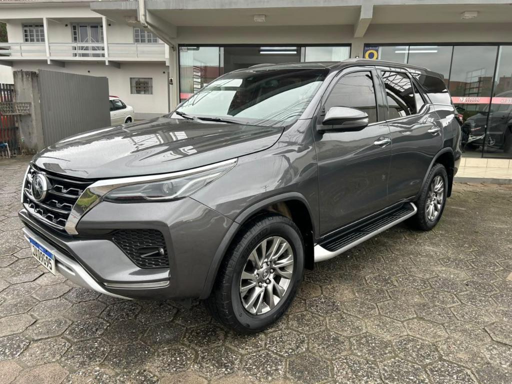 Toyota Hilux Sw4 SRX 4X4 2.8 TDI 16V DIES. AUT. 2021