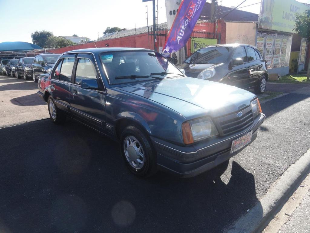 Chevrolet Monza 1990