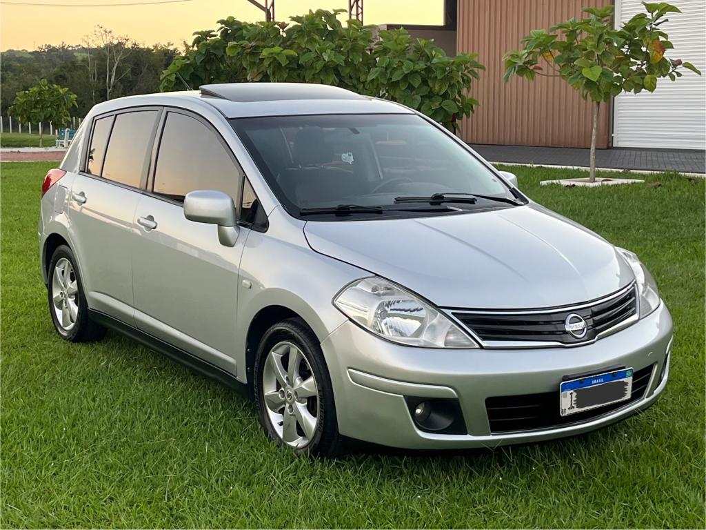 Nissan Tiida 1.8 SL 16V FLEX 4P AUTOMÁTICO 2011
