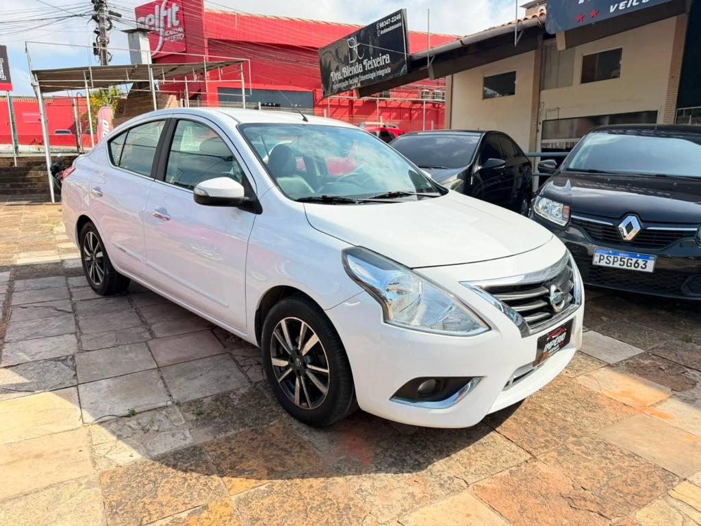 Nissan Versa UNIQUE 1.6 16V 2018