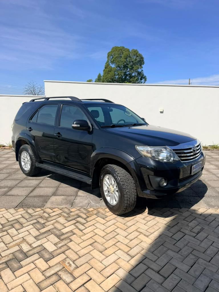 Toyota Hilux Hilux SW4 SR 4x2 2.7/2.7 Flex 16V Mec. 2014