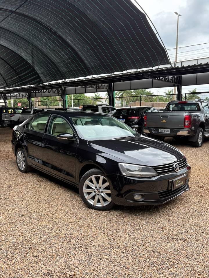 Volkswagen Jetta COMFORTLINE 2.0 8V FLEX 2013