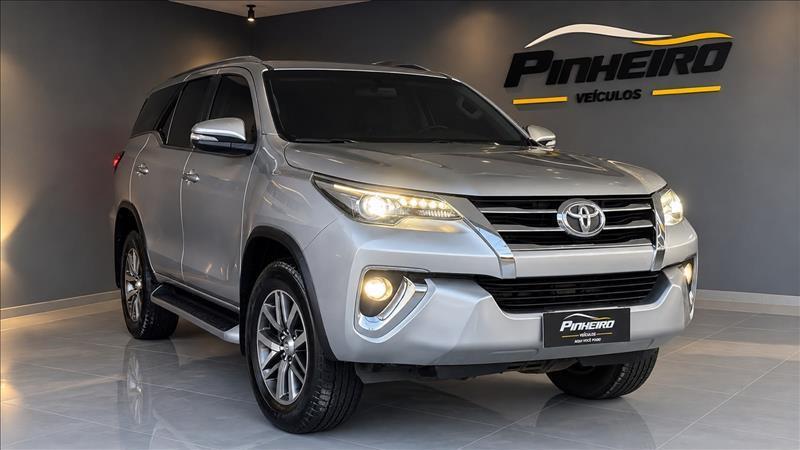 Toyota Hilux Sw4 SRX 4X4 2.8 TDI 16V DIES. AUT. 2018