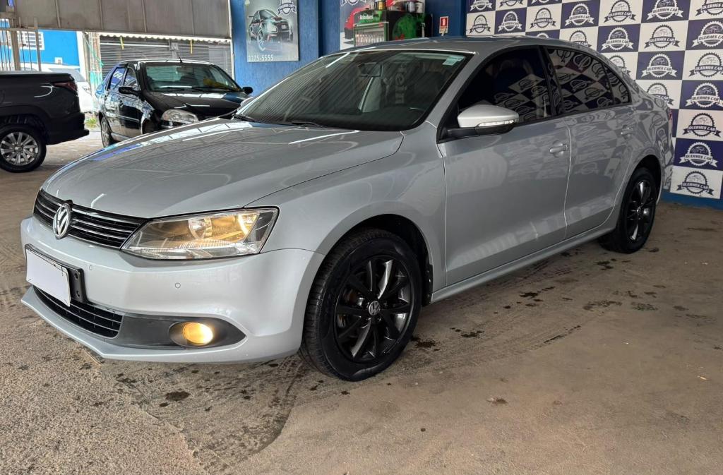Volkswagen Jetta COMFORTLINE 2.0 8V FLEX 2012