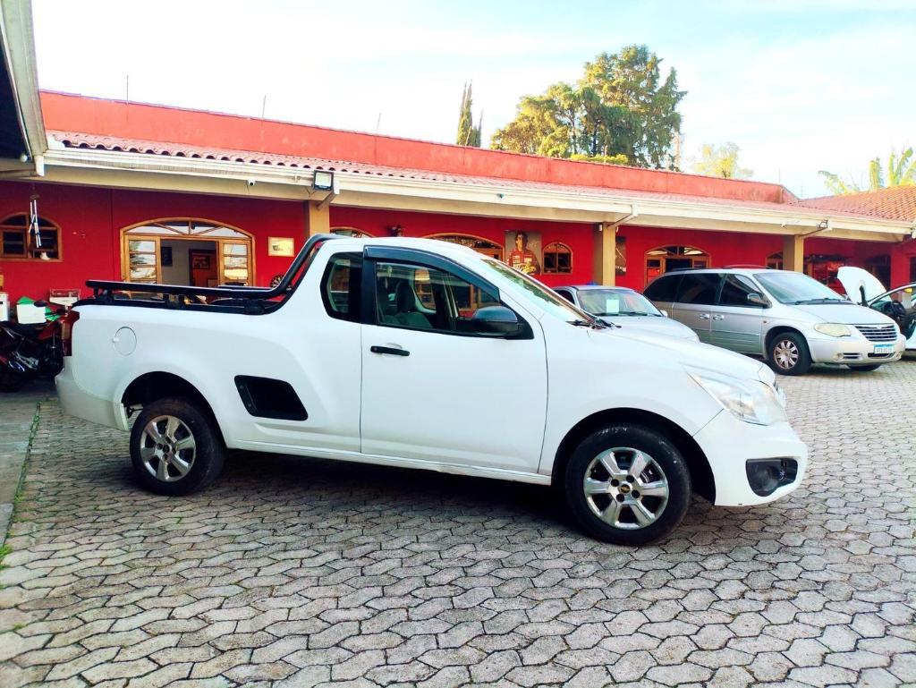 Chevrolet Montana 2012