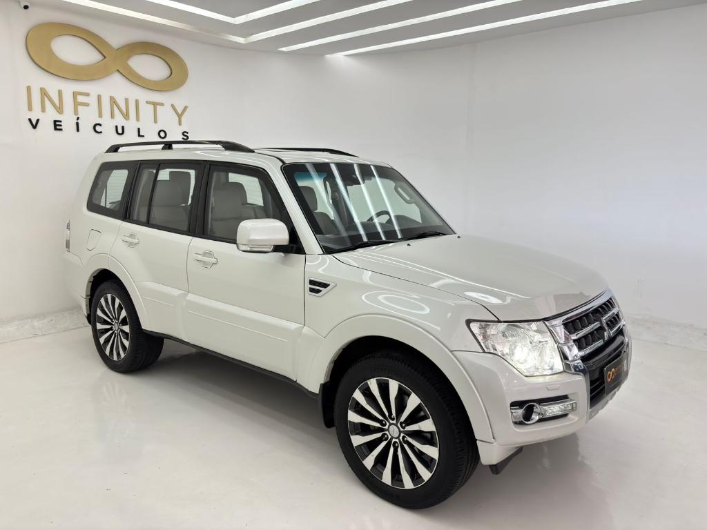 Mitsubishi Pajero 2020