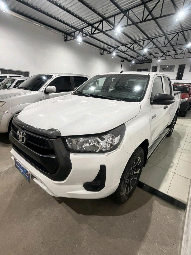 Toyota Hilux 2.8 Tdi Cd Std Power Pack 4wd 2022