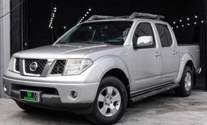 Nissan Frontier Frontier LE CD 4x4 2.5 TB Diesel Aut. 2013