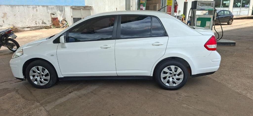 Nissan Tiida 2012