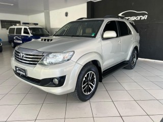 Foto do veículo Toyota Hilux 3.0 Srv 4x4 Cd 16v Turbo Intercooler 4p Automático