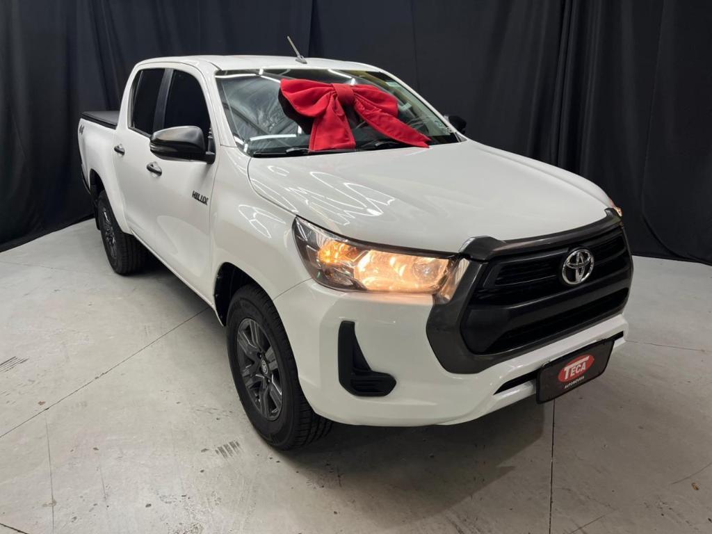Toyota Hilux 2.8 Tdi Cd Std Power Pack 4wd 2024