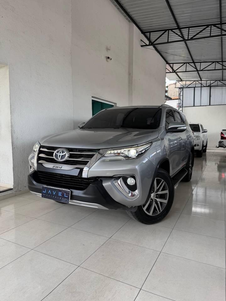 Toyota Hilux Sw4 Hilux SW4 SRX 4x4 2.8 TDI 16V Dies. Aut. 2017