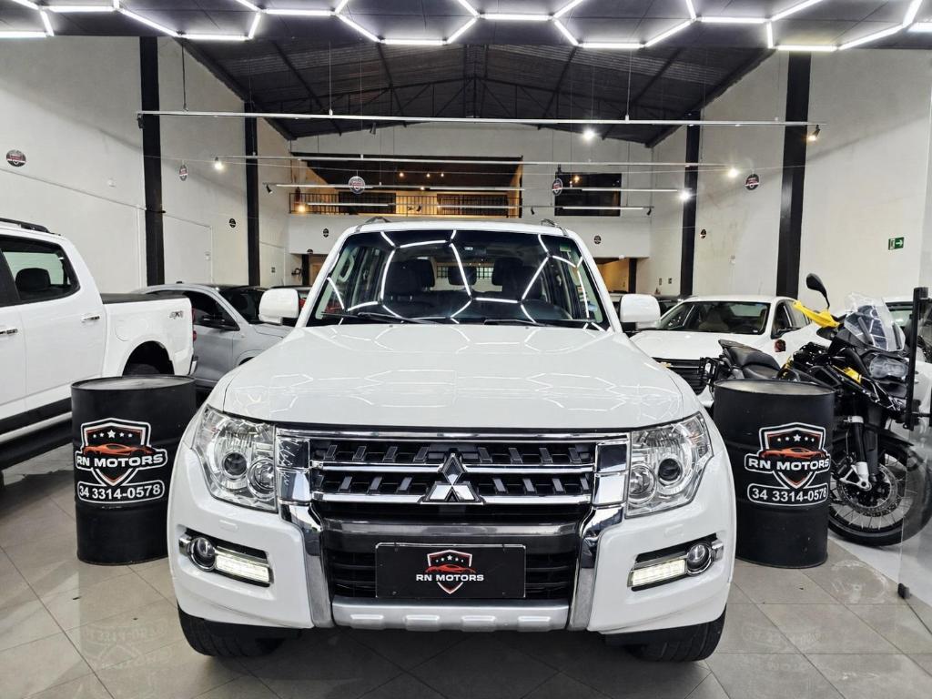 Mitsubishi Pajero HPE FULL 3.8 V6 250CV 3P AUT. 2019