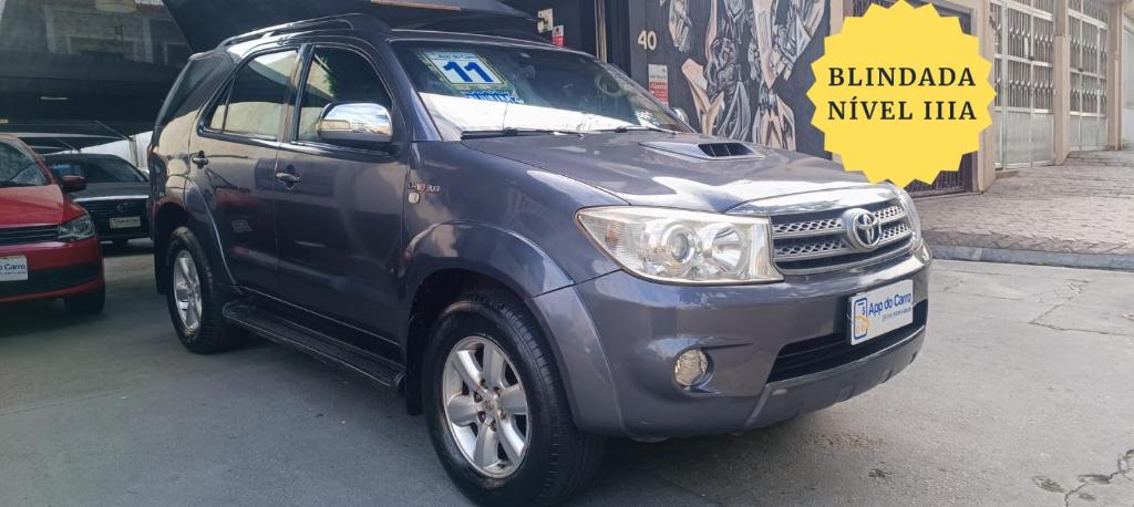 Toyota Hilux HILUX SW4 SRV D4-D 4X4 3.0 TDI DIES. AUT 2011