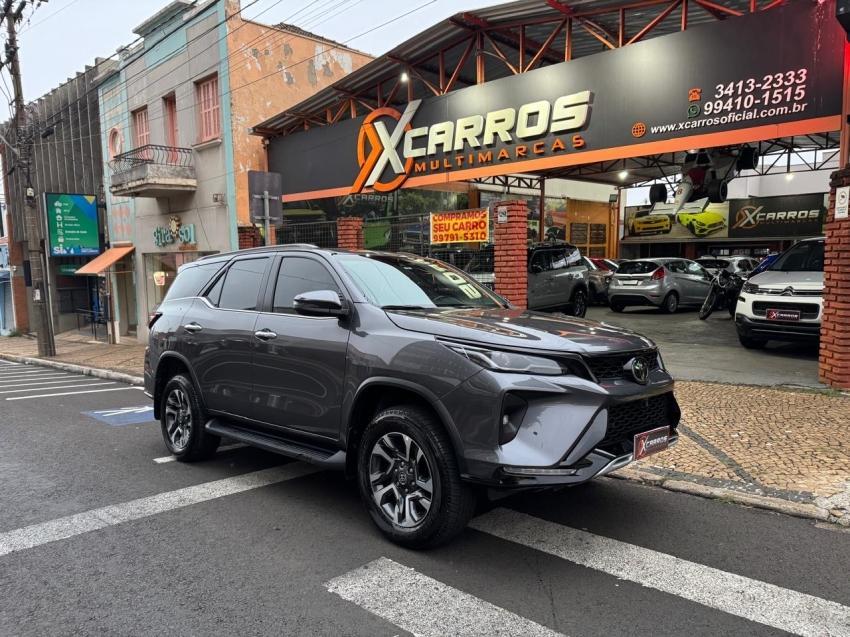 Toyota Hilux Sw4 Hilux SW4 SRX 4x4 2.8 TDI 16V Dies. Aut. 2025