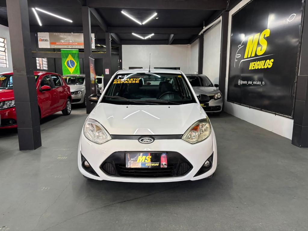 Ford Fiesta 1.6 ROCAM SE PLUS SEDAN 8V FLEX 4P MANUAL 2014