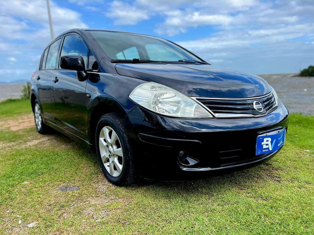 Nissan Tiida 1.8 S 16V FLEX 4P MANUAL 2011