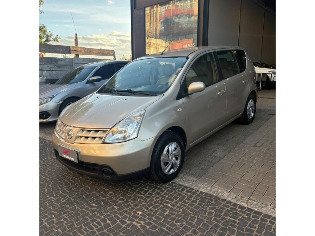 Nissan Livina 2010