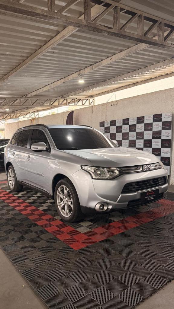 Mitsubishi Outlander OUTLANDER 2.0 16V 160cv Aut. 2014