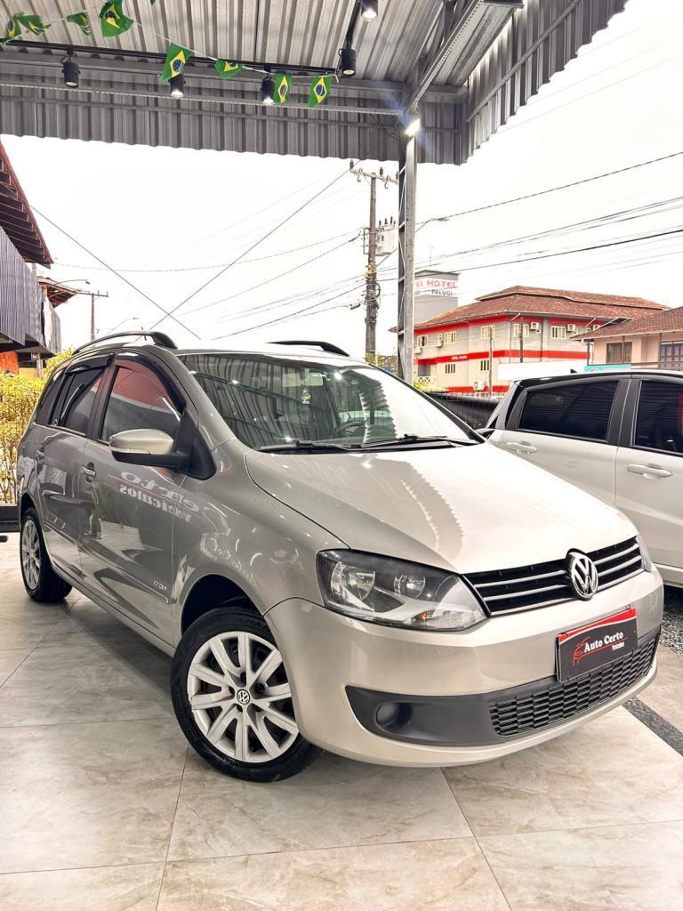 Volkswagen Spacefox SPACEFOX 1.6/ 1.6 Trend Total Flex 8V 5p 2014