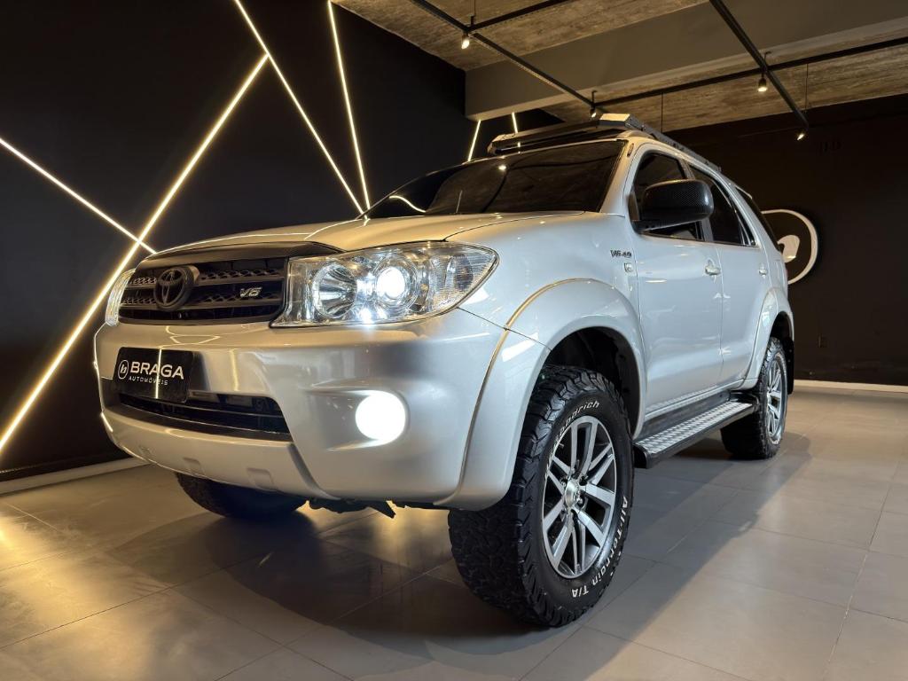 Toyota Hilux HILUX SW4 SRV D4-D 4X4 3.0 TDI DIES. AUT 2010