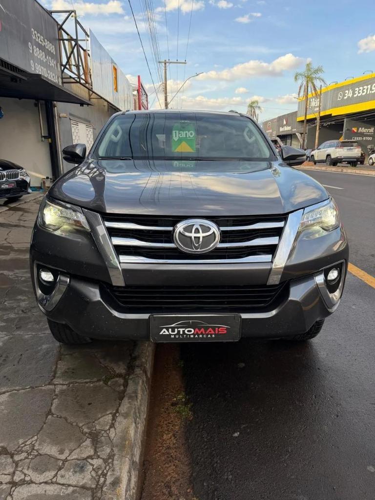 Toyota Hilux Sw4 Hilux SW4 SRX 4x4 2.8 TDI 16V Dies. Aut. 2020