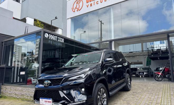 Toyota Hilux Sw4 Hilux SW4 SRX 4x4 4.0 V6 24V Aut. 2025