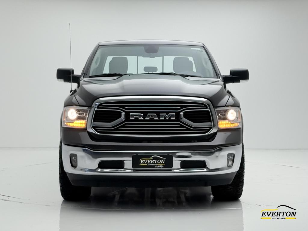 Ram Classic LARAMIE 5.7 CD V8 4X4 AUT. 2023