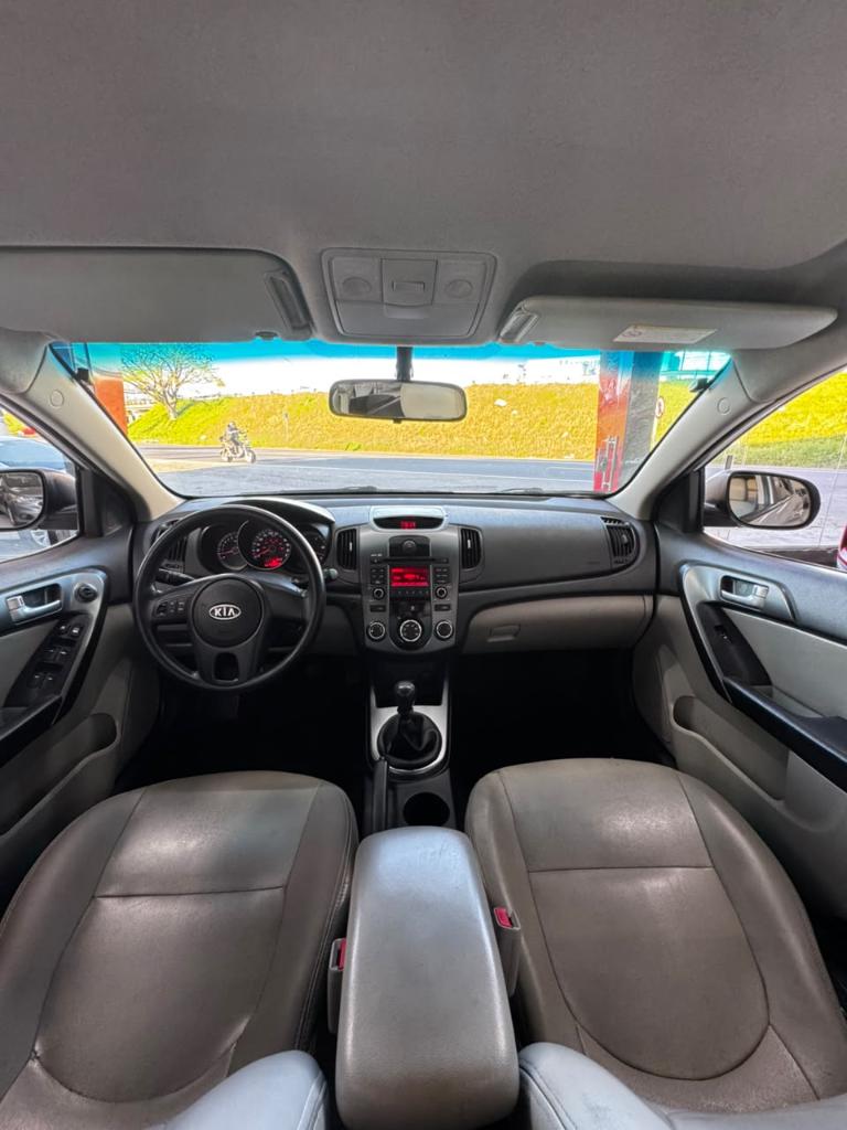 KIA Cerato 1.6 EX SEDAN 16V GASOLINA 4P AUTOMÁTICO 2010