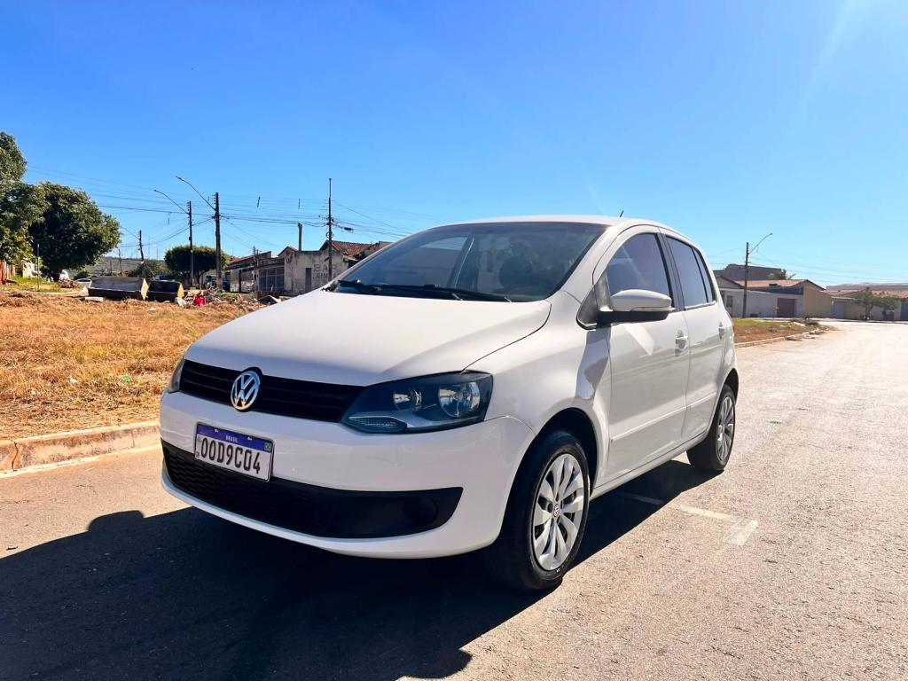 Volkswagen Fox Fox 1.0 Mi Total Flex 8V 3p 2014