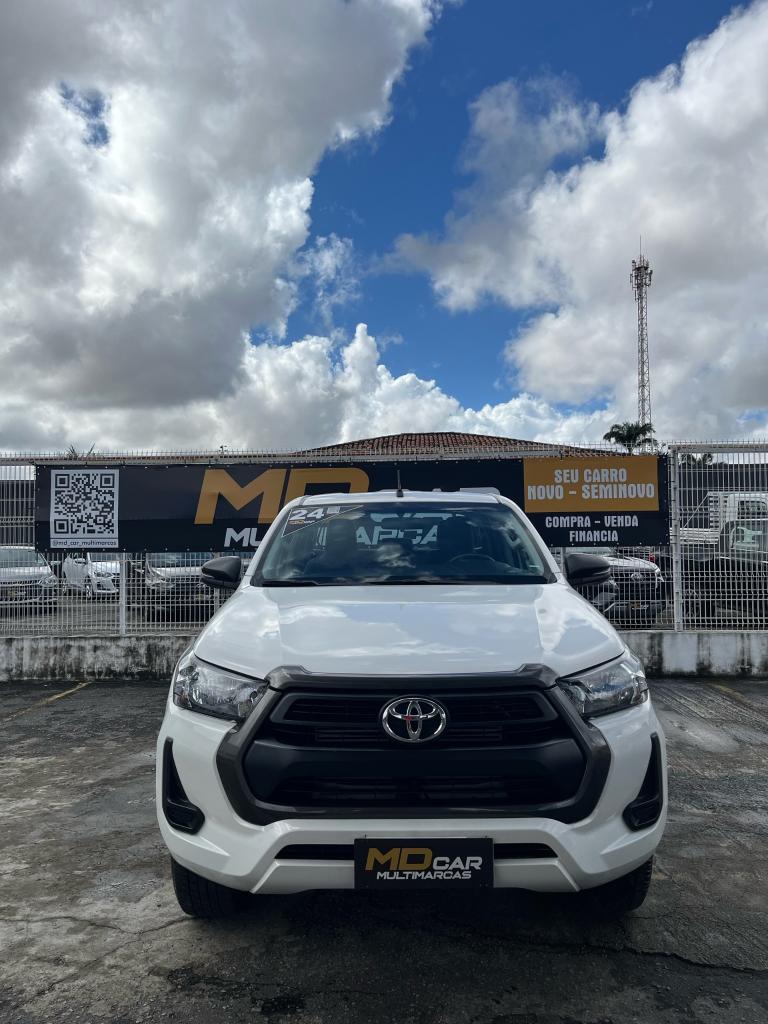 Toyota Hilux STD POWER PACK 4X4 2.8 204CV AT 2024