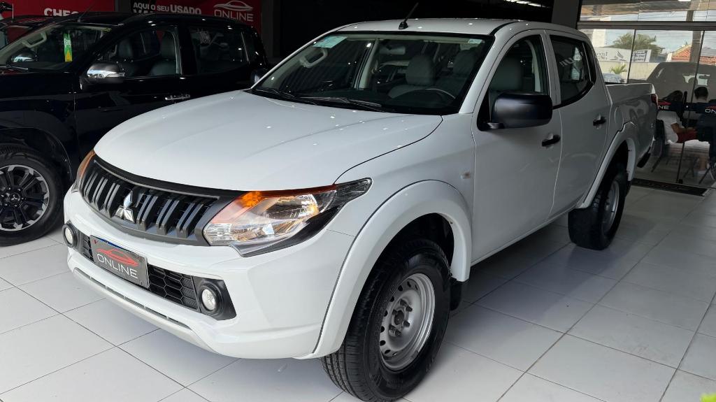 Mitsubishi L200 T. OUTDOOR 3.2 CD TB INT.DIES. MEC. 2024