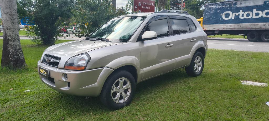 Hyundai Tucson (NAC) GL 4X2 2.0 16V MT 2010