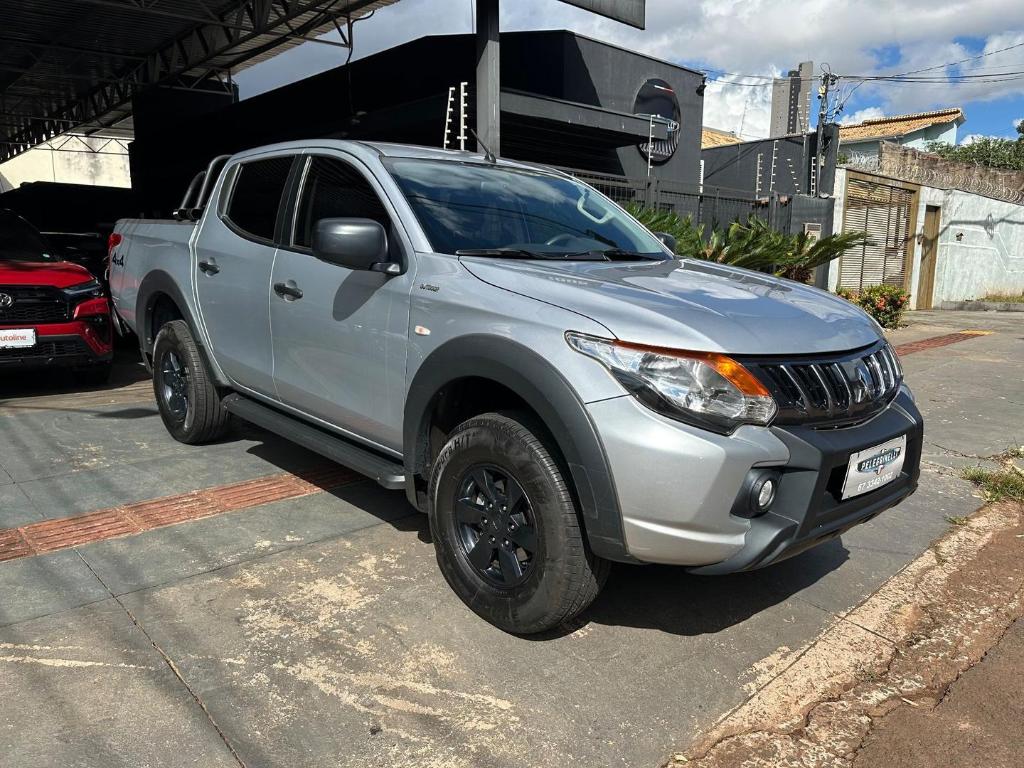 Mitsubishi L200 2.4 D Triton Outdoor Gls Auto 4wd 2023