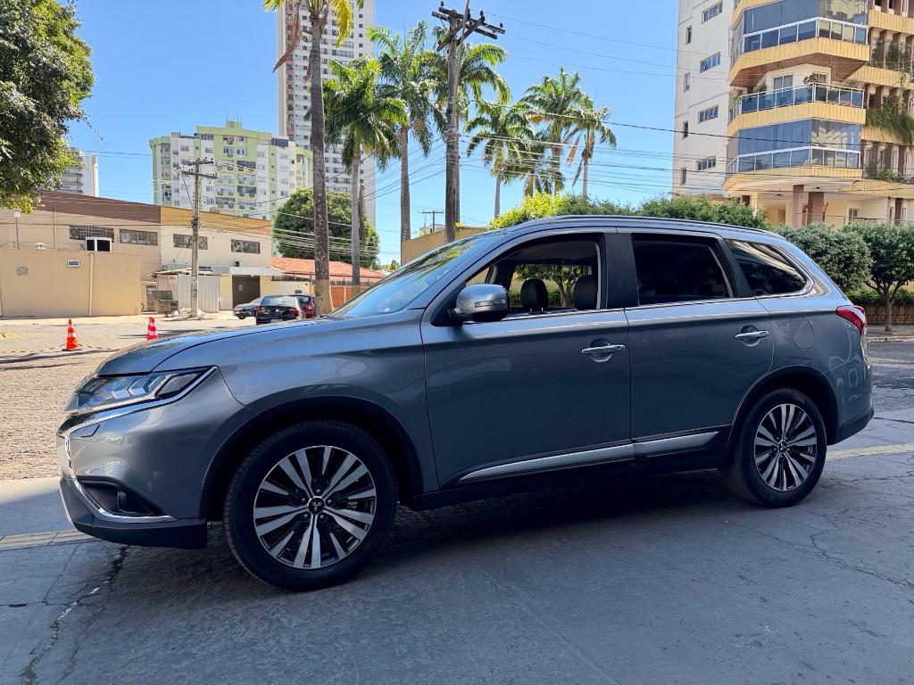 Mitsubishi Outlander 2021