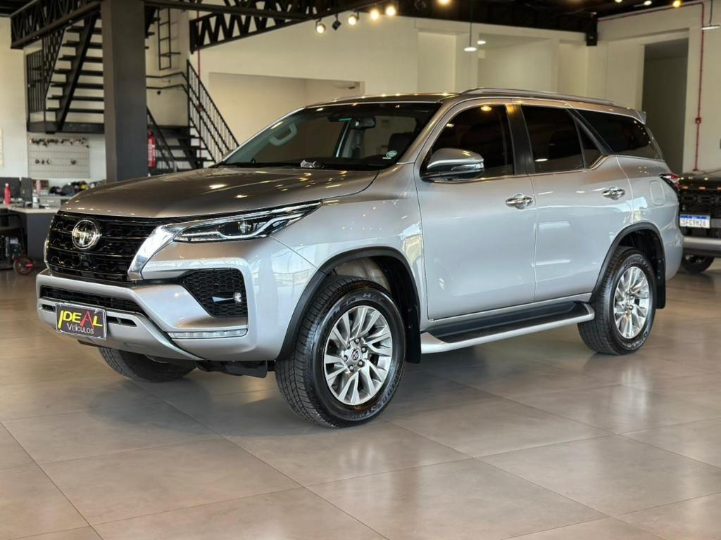 Toyota Hilux Sw4 SRX 4X4 2.8 TB 5LUG AT 2023