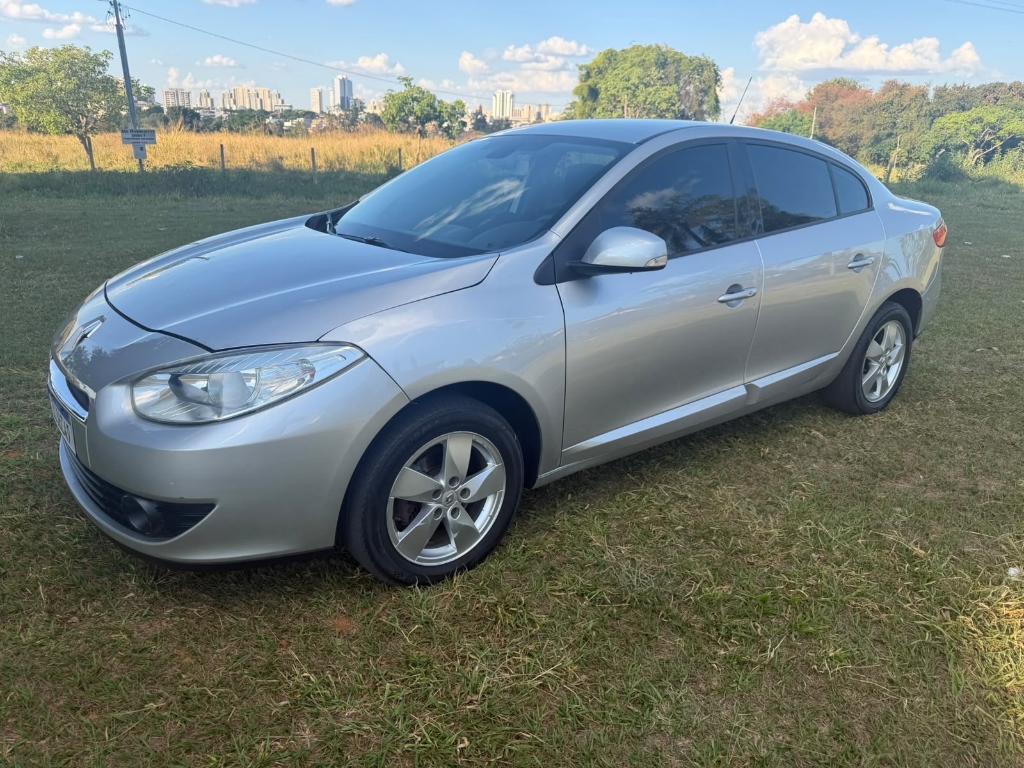 Renault Fluence DYNAMIQUE 2.0 CVT FLEX 2011