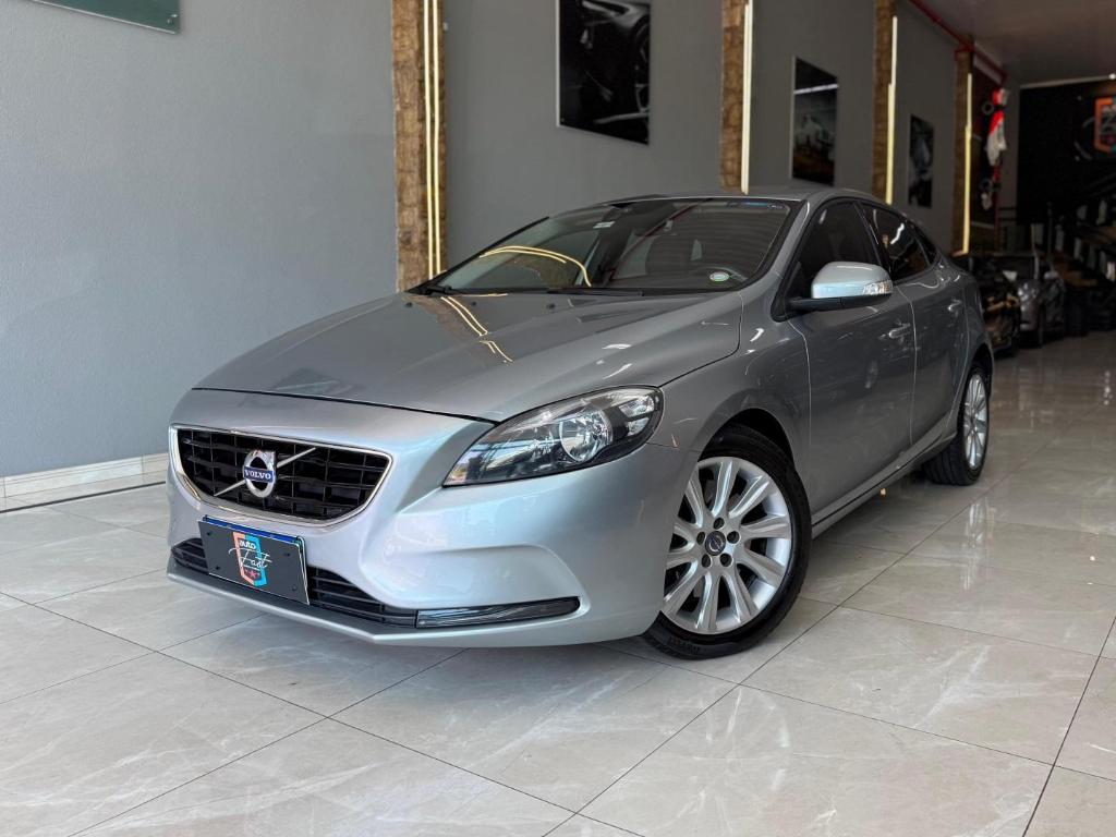 Volvo V40 2.0 2015