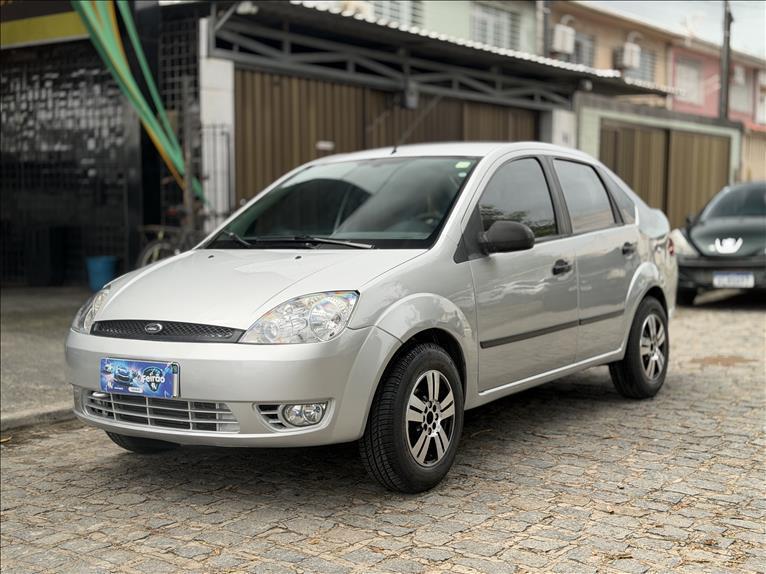 Ford Fiesta Fiesta Sedan 1.0 8V Flex 4p 2007