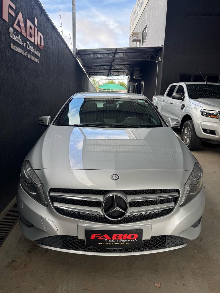 Mercedes-Benz A 200 URBAN 1.6 2015
