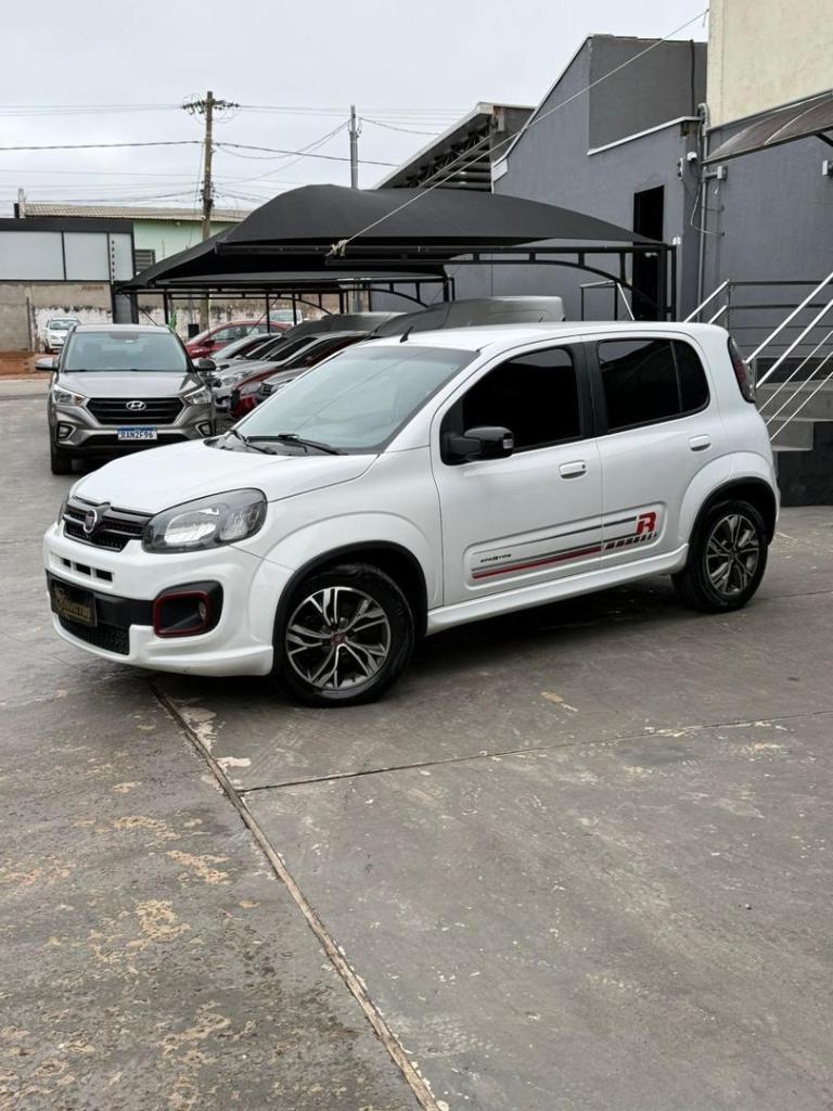 Fiat Uno UNO SPORTING 1.3 Flex 8V 5p 2017