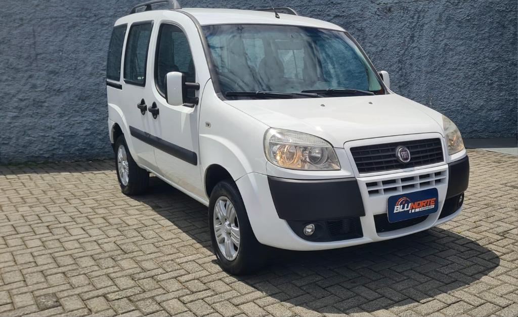 Fiat Doblo ESSENCE 1.8 16V FLEX 2013